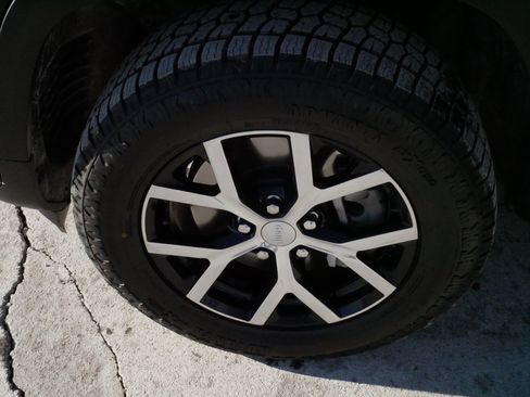 Used 2023 Jeep Grand Cherokee L Limited w/ Trailer Tow Group (B) image 15