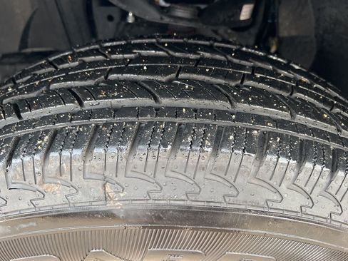 Certified 2024 Nissan Titan SV w/ SV Convenience Package image 45