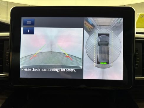 Used 2021 Ford Explorer Limited w/ Equipment Group 301A image 17