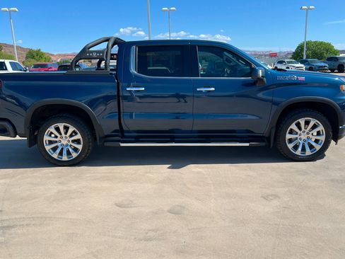 Used 2021 Chevrolet Silverado 1500 High Country w/ Technology Package AWD/4WD image 7