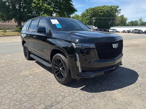 Used 2024 Cadillac Escalade Sport w/ LPO, ONYX Package AWD/4WD image 7