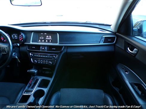 Used 2018 Kia Optima S w/ Panoramic Sunroof Package image 32