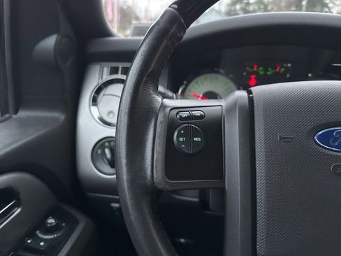 Used 2013 Ford Expedition Limited image 25