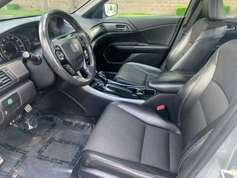 Used 2017 Honda Accord Sport image 10