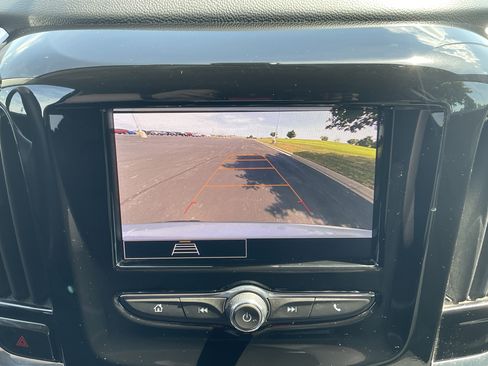 Used 2021 Chevrolet Traverse LS AWD/4WD image 13