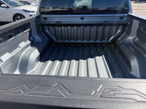 Used 2024 Chevrolet Colorado LT w/ LT Convenience Package image 27