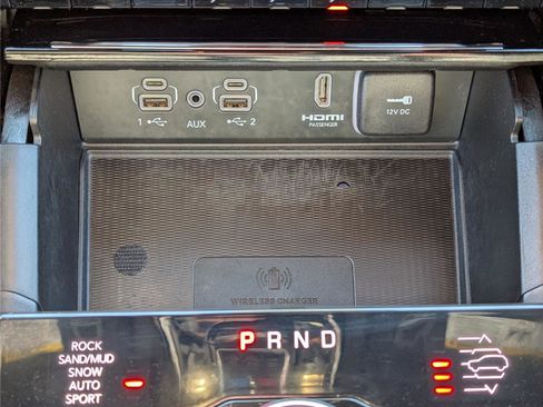 Used 2023 Jeep Grand Cherokee Overland w/ Advanced Protech Group III image 28