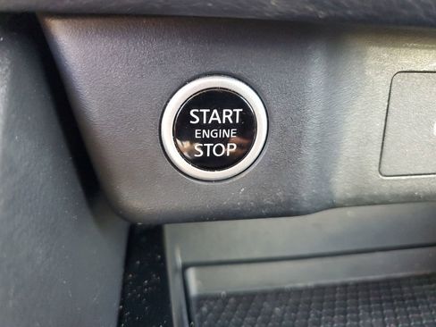 Used 2023 Nissan Rogue S image 27