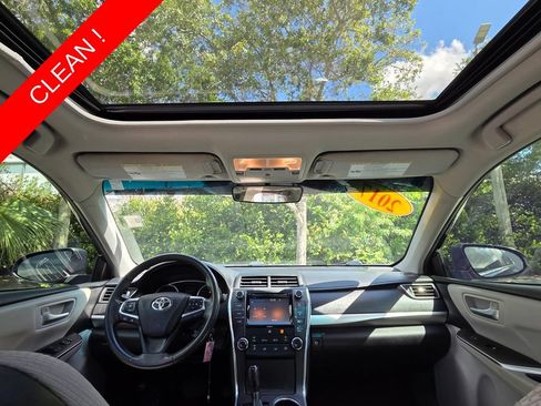 Certified 2017 Toyota Camry SE w/ Moonroof Package FWD image 4