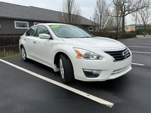 Used 2013 Nissan Altima 2.5 SV FWD image 3