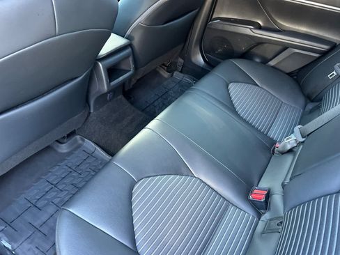 Used 2023 Toyota Camry SE w/ Convenience Package image 4