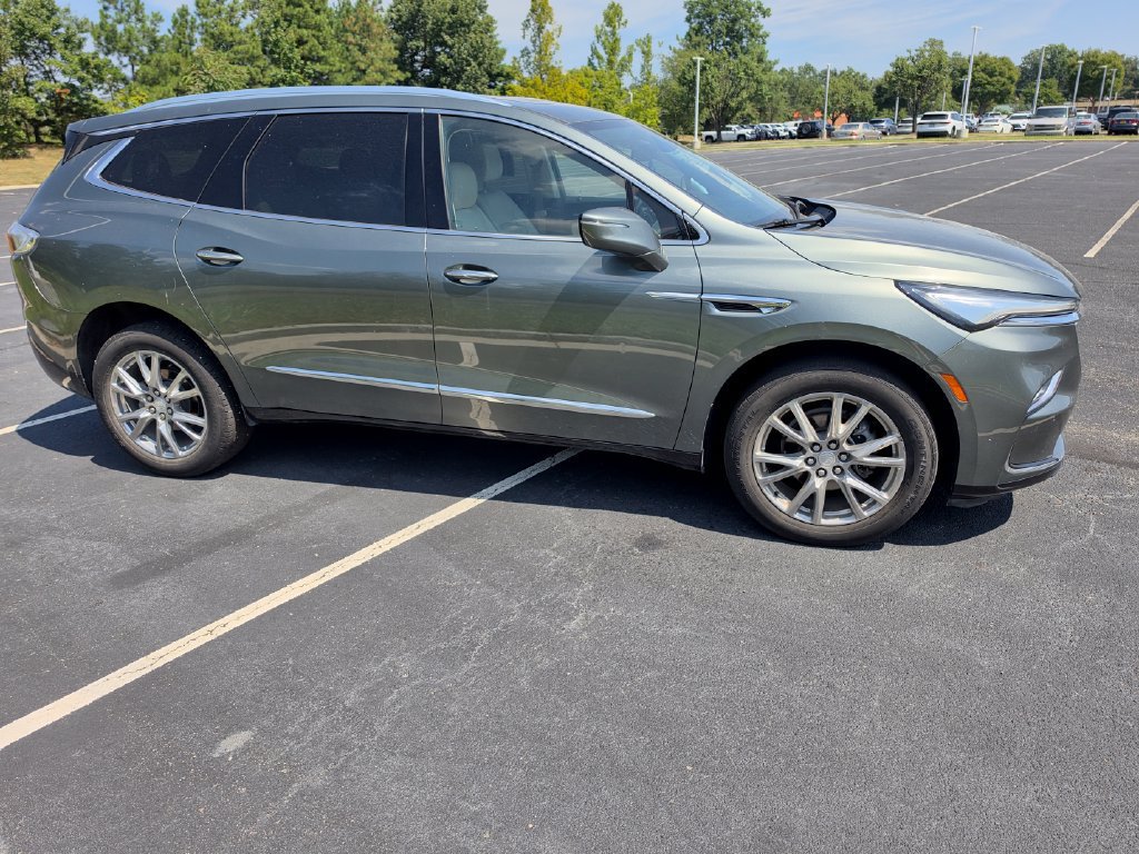 Used 2023 Buick Enclave Essence w/ Experience Buick Package FWD image 15