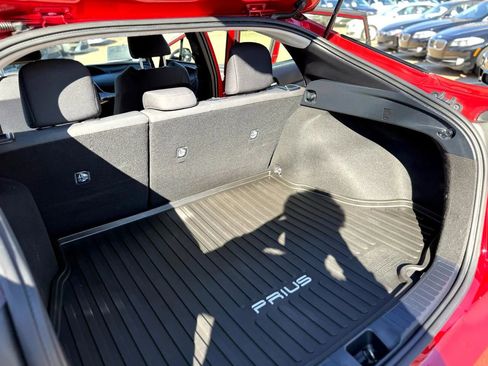 Used 2017 Toyota Prius Two image 34