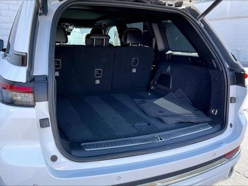 Used 2023 Jeep Grand Cherokee Overland w/ Advanced Protech Group III AWD/4WD image 33