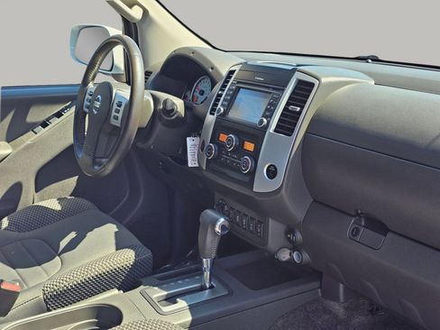 Used 2017 Nissan Frontier PRO-4X AWD/4WD image 26