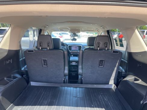 Certified 2019 GMC Acadia Denali FWD image 10