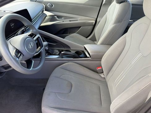 Used 2024 Hyundai Elantra SEL FWD image 5