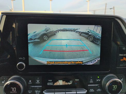 Certified 2023 Toyota Highlander XLE FWD image 20
