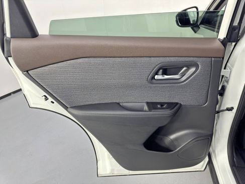 Used 2023 Nissan Rogue SV FWD image 37