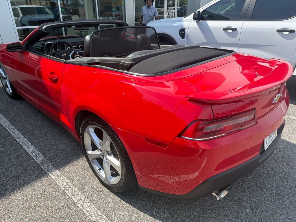 Used 2015 Chevrolet Camaro LT RWD image 3