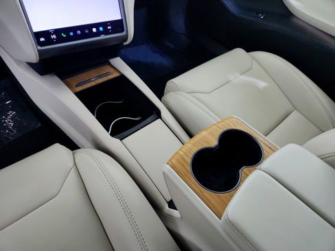 Used 2020 Tesla Model S Long Range Plus image 13