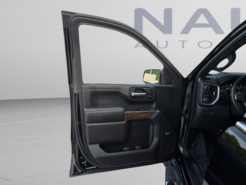 Used 2019 Chevrolet Silverado 1500 High Country w/ Technology Package AWD/4WD image 8