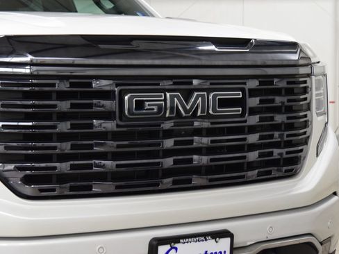 Used 2024 GMC Sierra 1500 Denali Ultimate AWD/4WD image 11