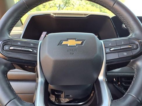 Used 2024 Chevrolet Colorado LT w/ LT Convenience Package II AWD/4WD image 15