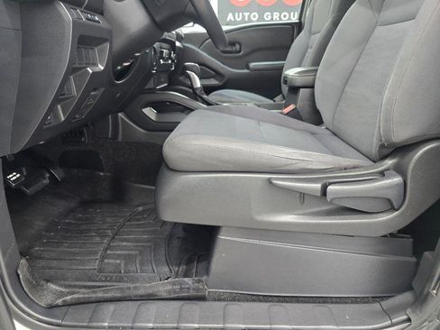 Used 2022 Nissan Frontier S RWD image 11