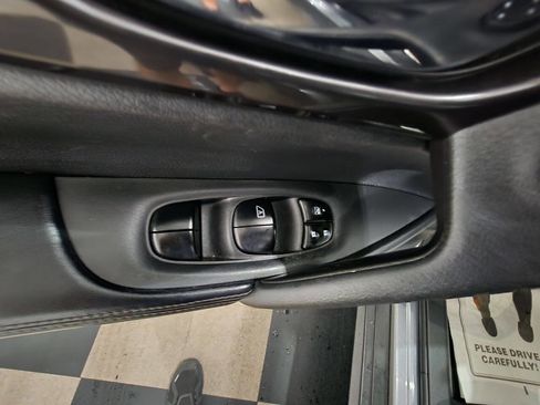 Used 2019 Nissan Rogue SV w/ Premium Package image 11