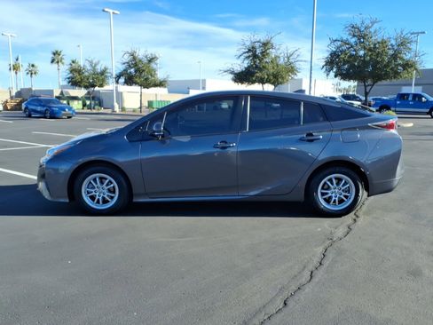 Used 2017 Toyota Prius Three image 11