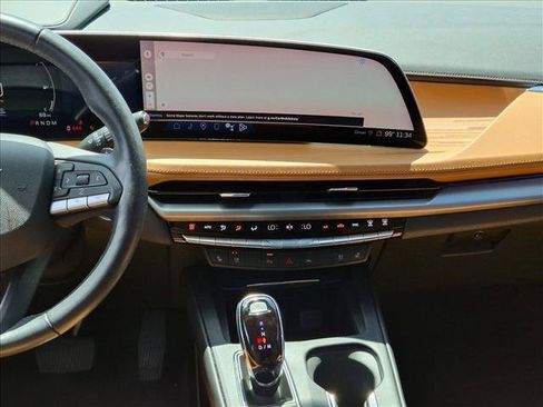 Used 2023 Cadillac XT4 Luxury w/ Driver Awareness Package FWD image 14