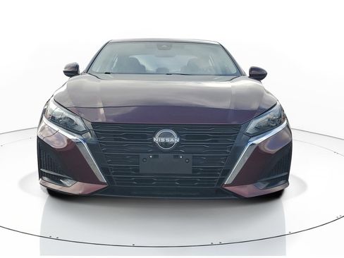 Used 2023 Nissan Altima 2.5 SV image 2