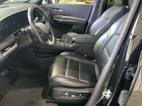 Used 2024 Cadillac XT4 Premium Luxury image 4