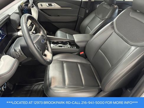 Used 2025 Ford Explorer Active w/ Active Comfort Package AWD/4WD image 10