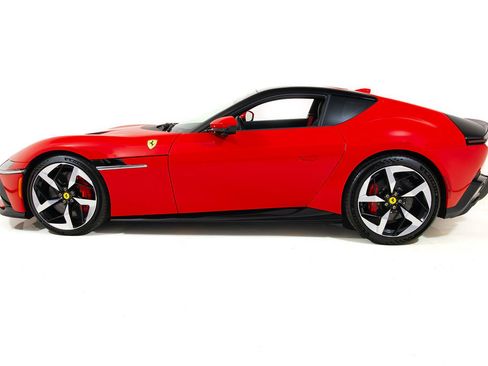 Certified 2025 Ferrari 12Cilindri image 8