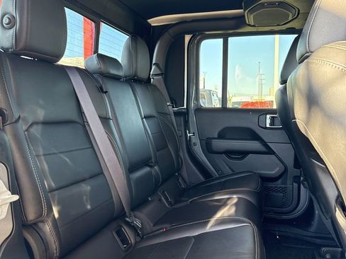 Used 2021 Jeep Gladiator Overland w/ Popular Equipment Package image 23