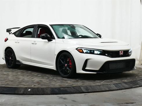 Used 2025 Honda Civic Type R image 9