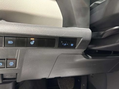 Used 2024 Toyota Sienna LE FWD image 35