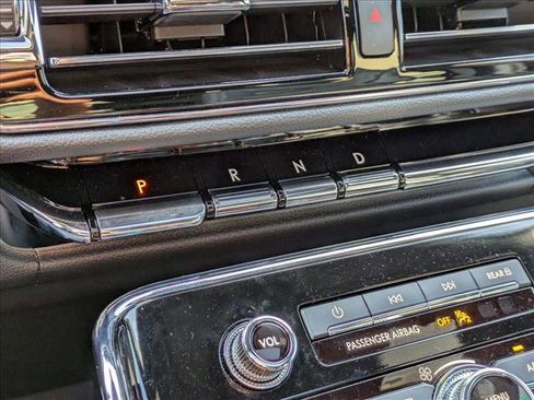 Used 2024 Lincoln Navigator Reserve image 17