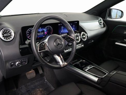 Certified 2025 Mercedes-Benz GLA 250 image 7