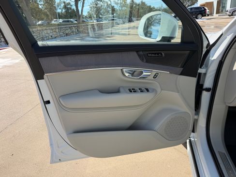 New 2026 Volvo XC90 B6 Ultra w/ Protection Package AWD/4WD image 18