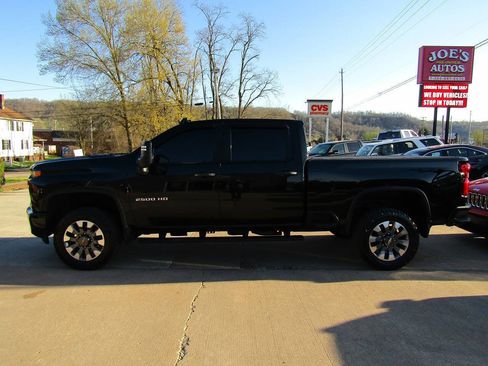 Used 2022 Chevrolet Silverado 2500 Custom w/ Custom Value Package image 3