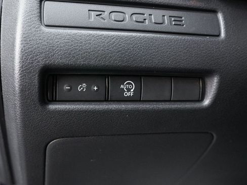 Used 2023 Nissan Rogue S image 16