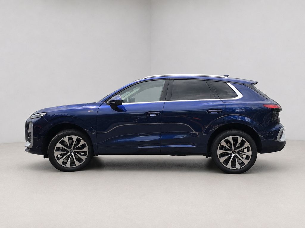 Certified 2026 Audi Q3 quattro 2.0T AWD/4WD image 3