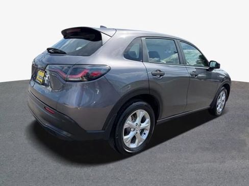 Used 2023 Honda HR-V LX image 3