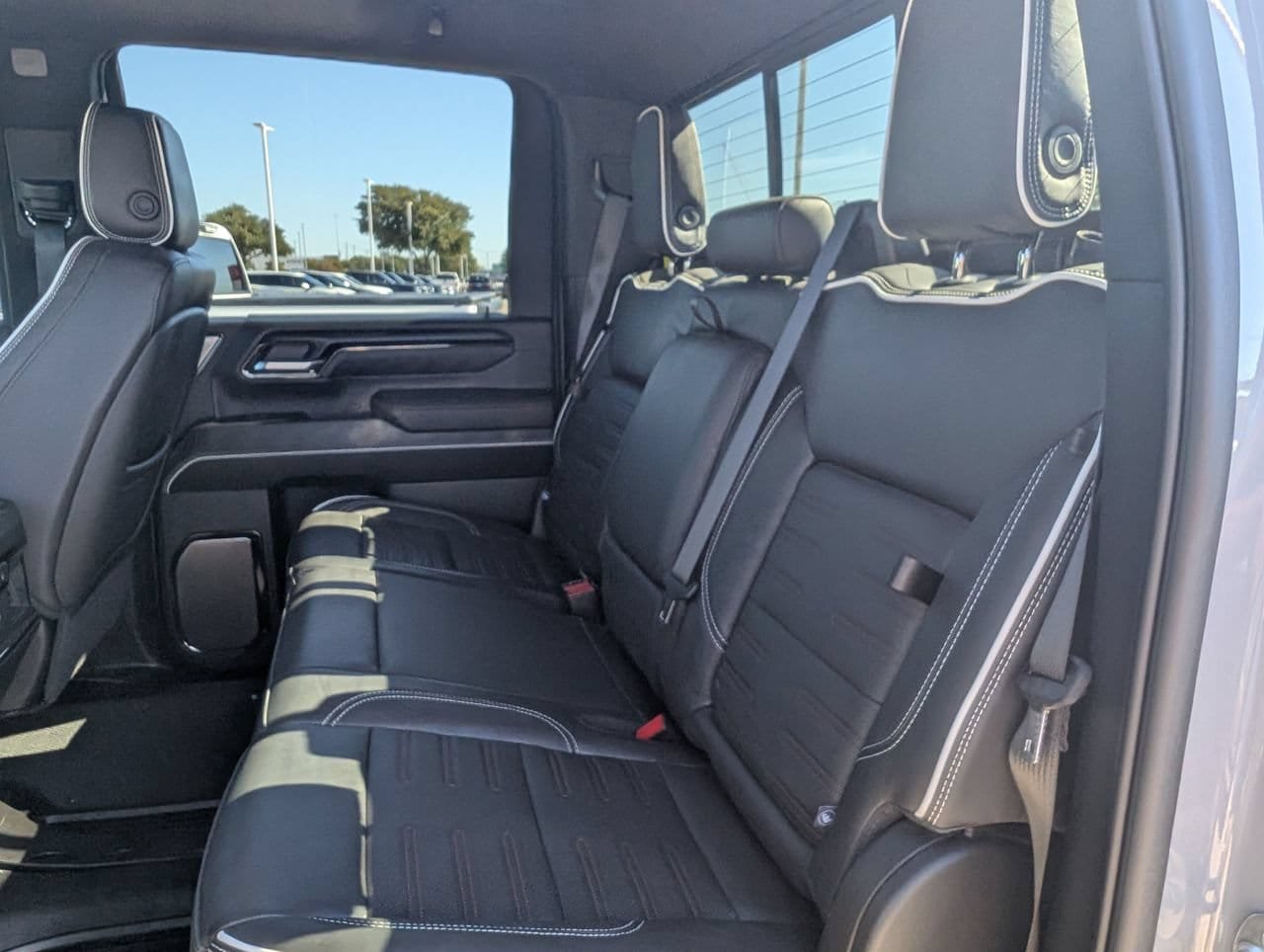 Used 2025 GMC Sierra 2500 AT4X AWD/4WD image 26