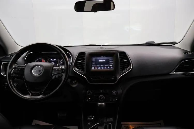Used 2020 Jeep Cherokee Latitude Plus AWD/4WD image 19