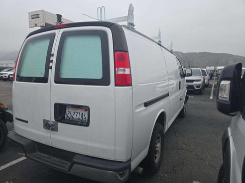 Used 2023 Chevrolet Express 2500 w/ Driver Convenience Package RWD image 3