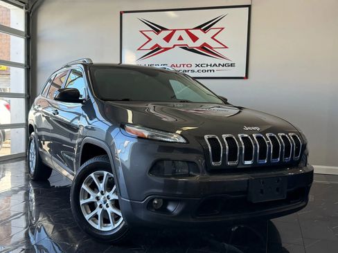Used 2016 Jeep Cherokee Latitude w/ Cold Weather Group image 1